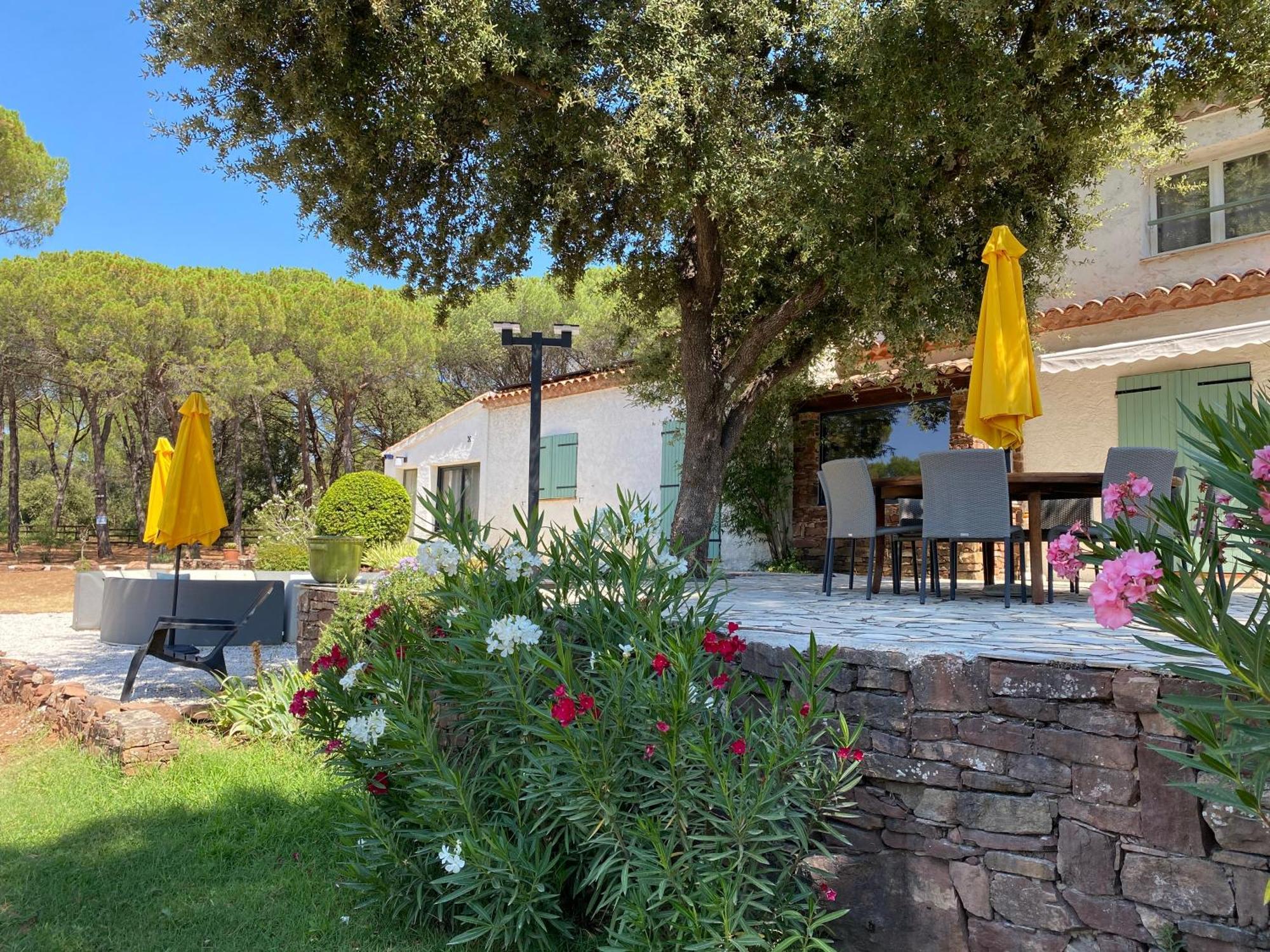 La Villa Le Cannet-des-Maures Exteriér fotografie