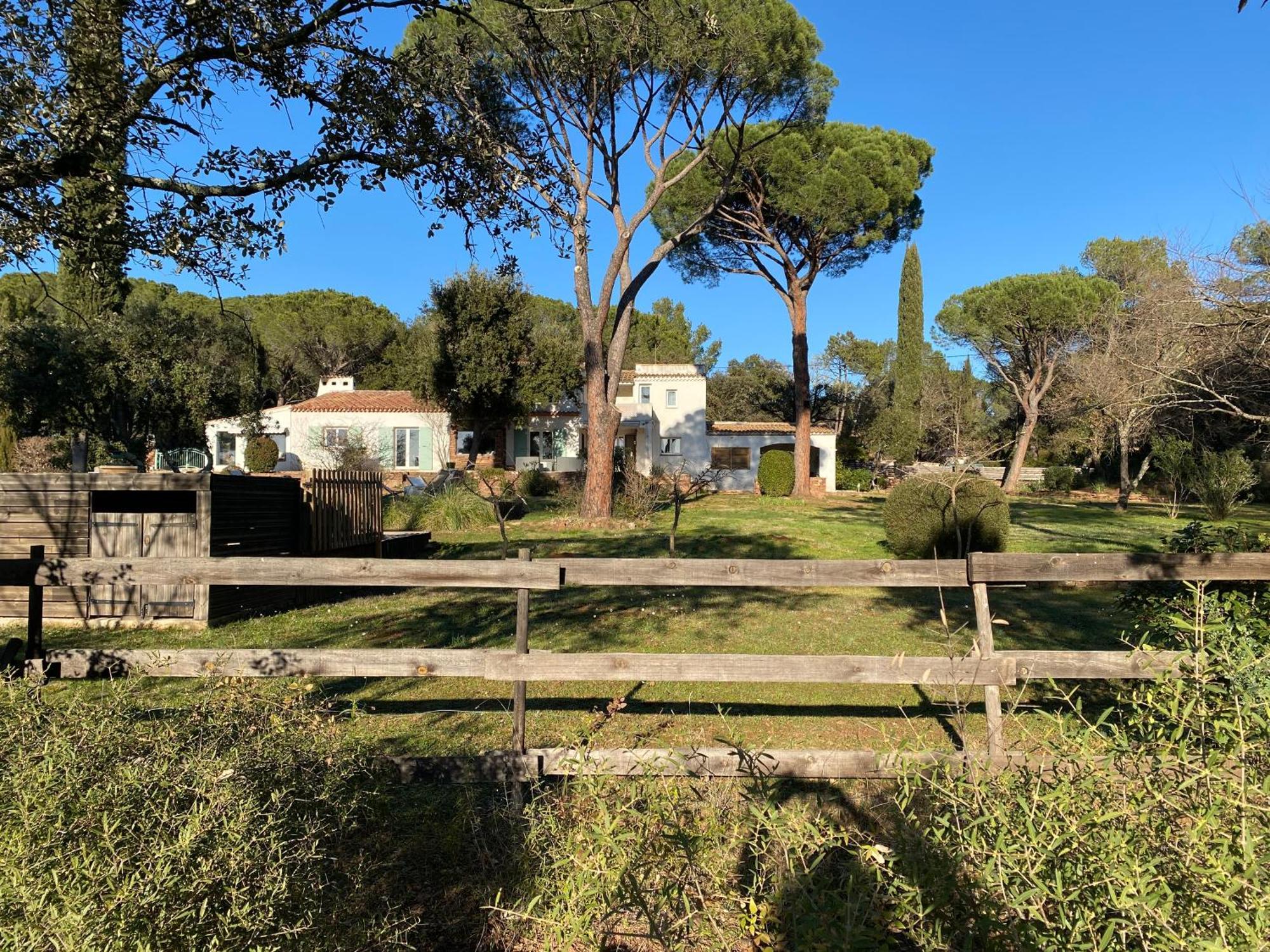 La Villa Le Cannet-des-Maures Exteriér fotografie
