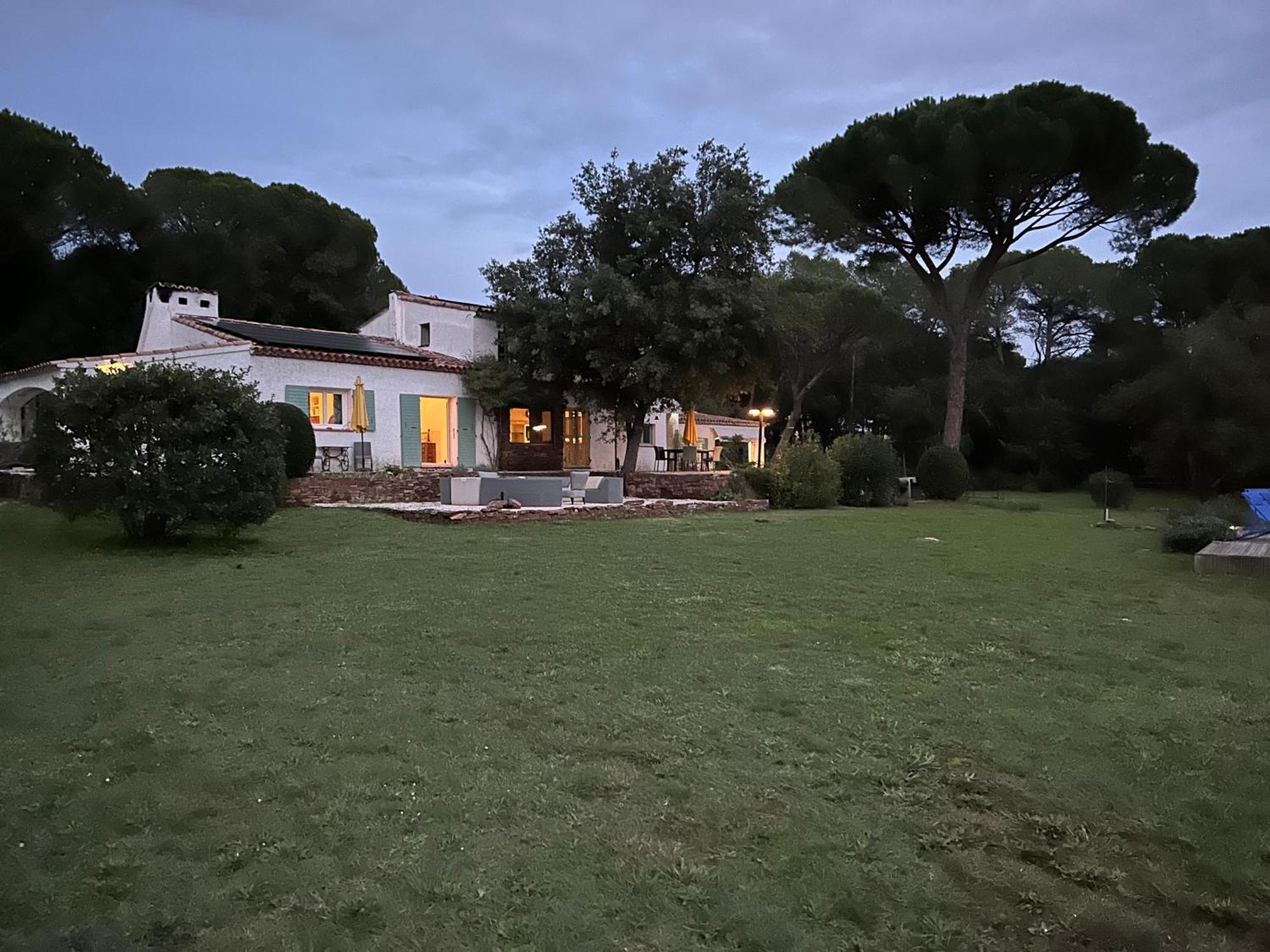 La Villa Le Cannet-des-Maures Exteriér fotografie